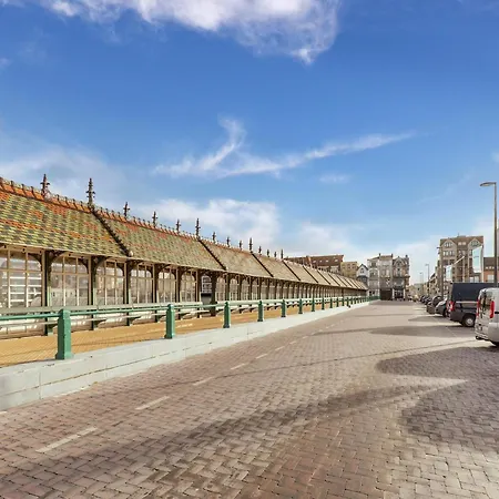Bright Near Seafront, Cleaning Included Apartamento Blankenberge
